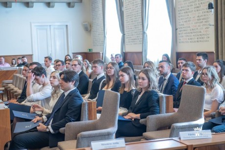 Szerdán még igényelhetik a városi ösztöndíjakat a felsőoktatásban és középiskolákban tanulók