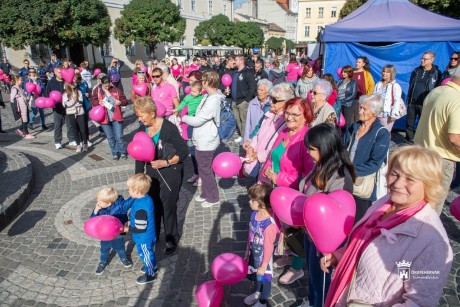 Október 5-én, szombaton lesz a mellrák elleni séta a Belvárosban