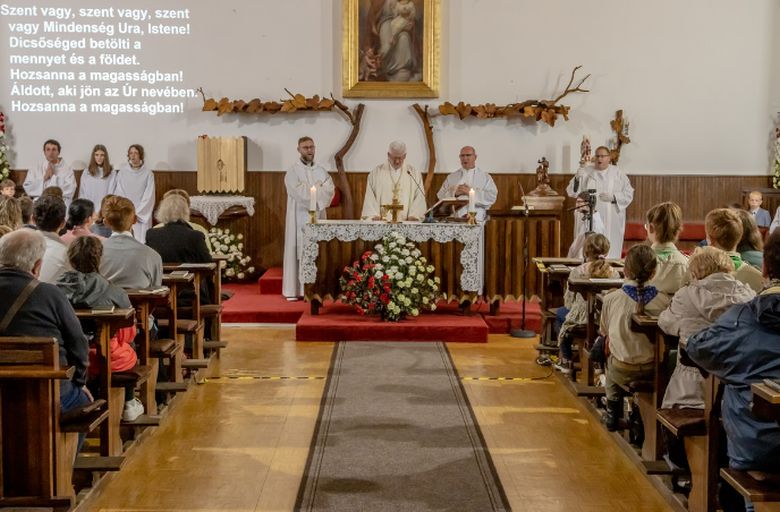 Szentmise az öreghegyi Magyarok Nagyasszonya templom búcsúnapján