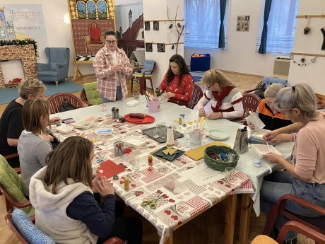 Folytatódnak a karácsonyi kézműves foglalkozások a Gárdonyiban